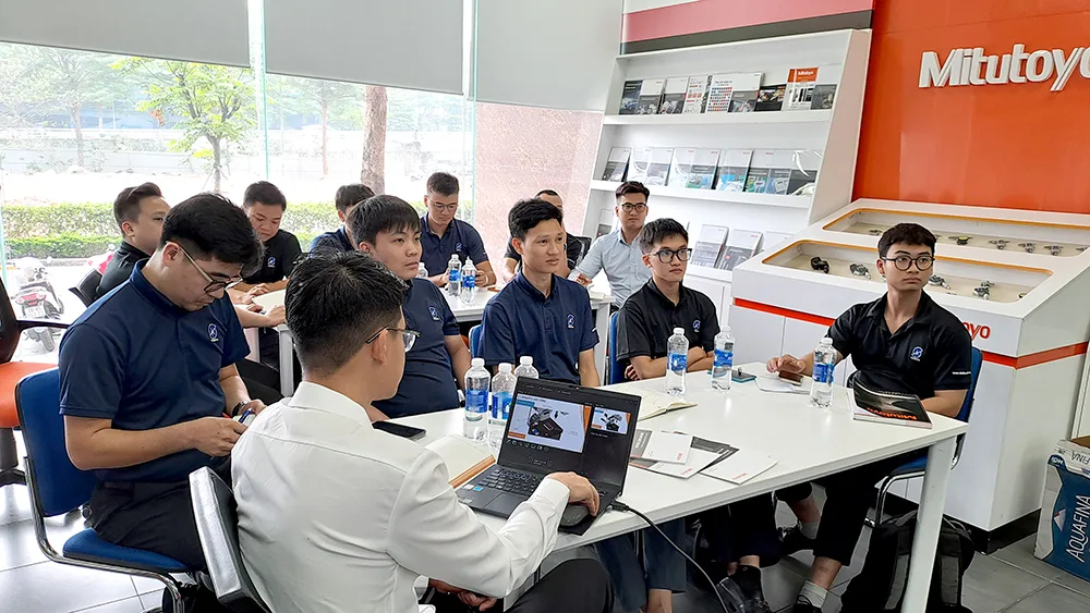 TINH HÀ THAM GIA BUỔI ĐÀO TẠO NÂNG CAO TẠI VĂN PHÒNG MITUTOYO VIỆT NAM